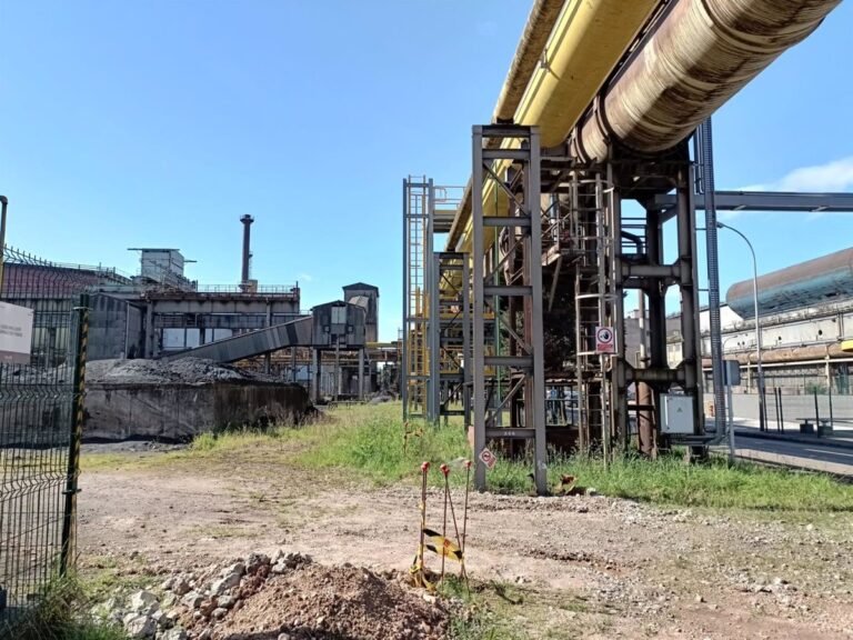 Acuerdo-entre-ArcelorMittal-y-trabajadores-para-ERTE-durante-2025.jpg
