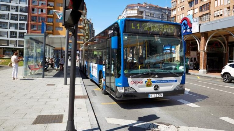 Rehabilitada-parada-de-autobus-en-Av-Lugo-26.jpeg