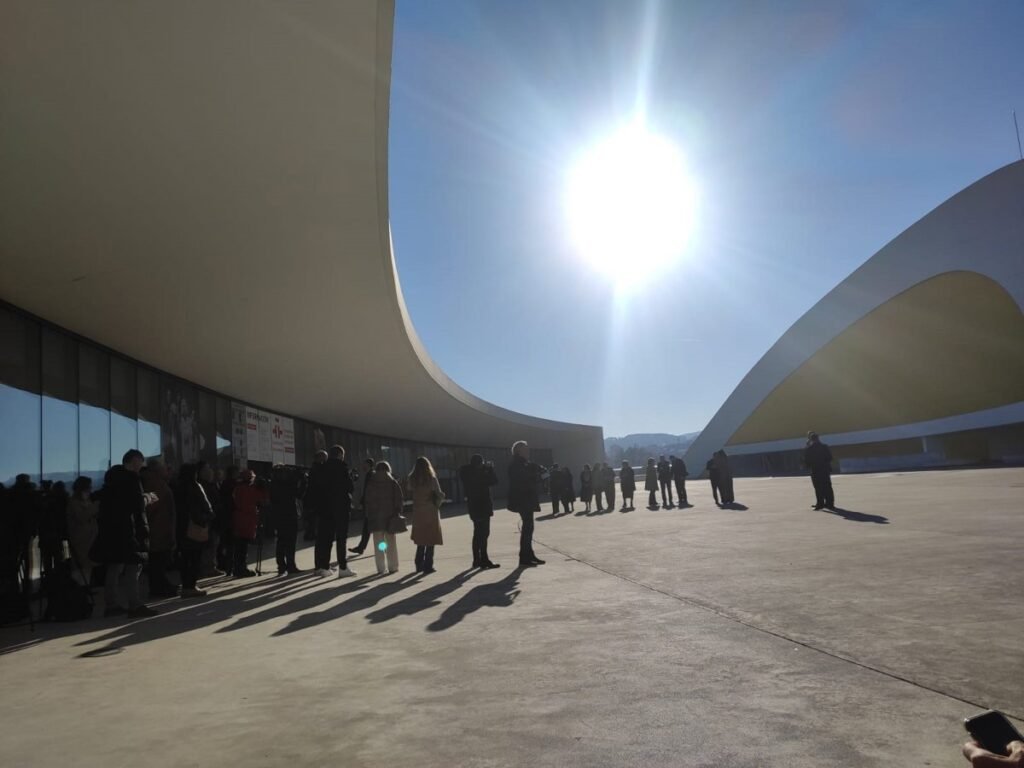 La-Oficina-de-Turismo-de-Aviles-atendio-a-un-10.jpg