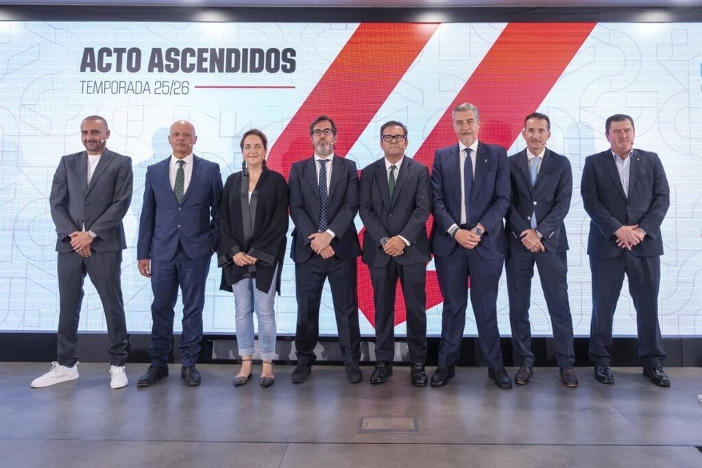 LaLiga-homenajea-a-clubes-ascendidos-en-2024-25-a-EA-Sports.jpg