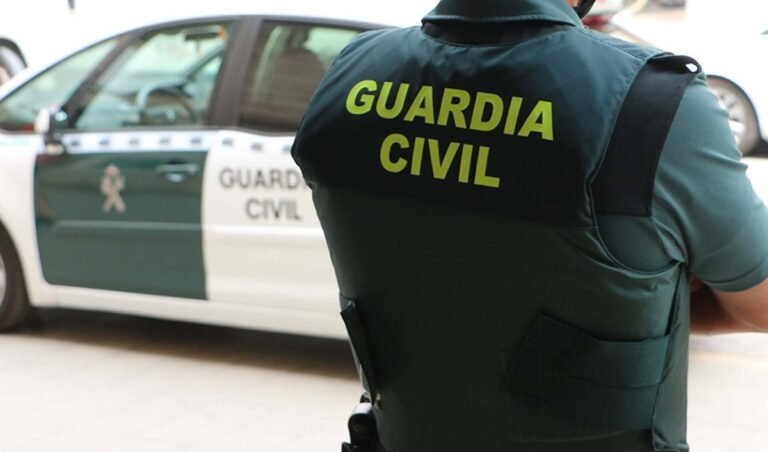 Accidente-en-la-A8-deja-un-herido-leve-y-sin.jpg