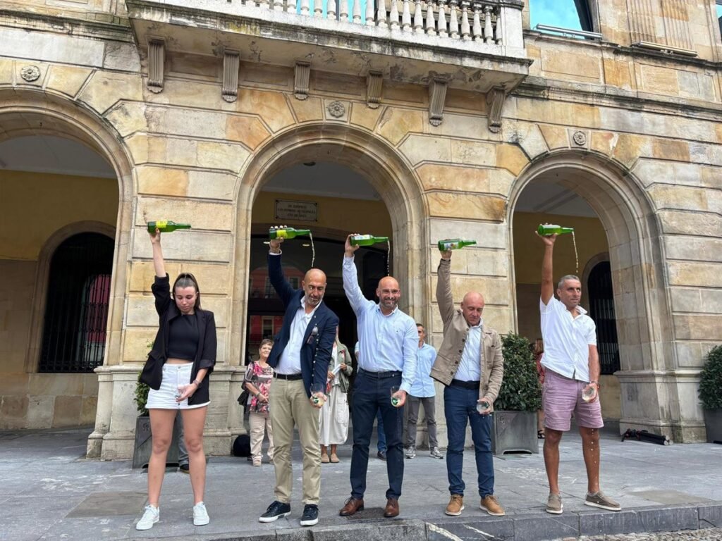 Gijon-celebra-la-34-Fiesta-de-la-Sidra-Natural-con.jpg