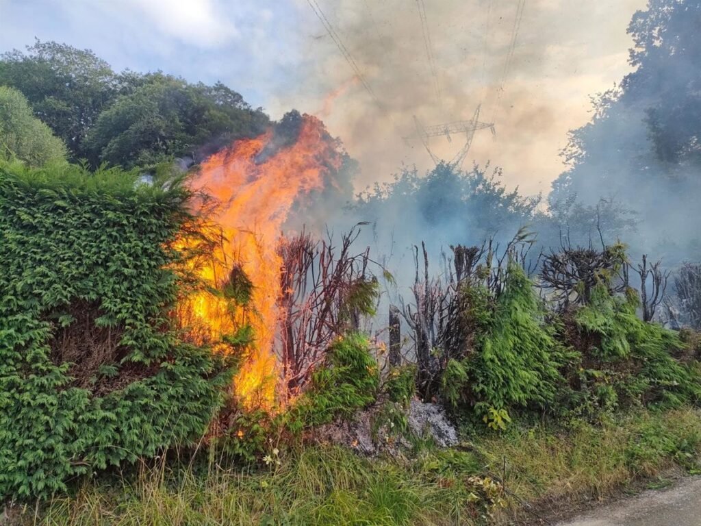 Incendio-en-Fozana-de-Abajo-alerta-a-vecinos-por-cercania.jpg