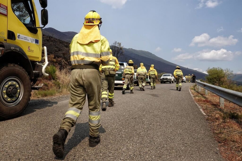 Incendios-forestales-activos-en-Ibias-Degana-Cangas-del-Narcea-y.jpg