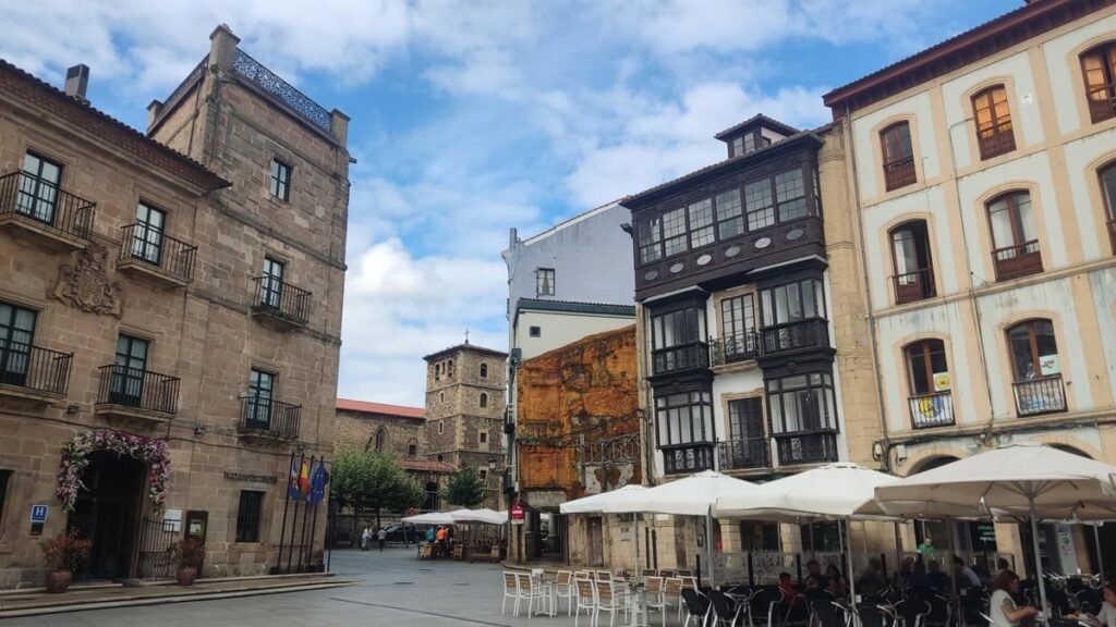 Nuevo-tren-turistico-en-Aviles-para-disfrutar-del-verano-en.jpg
