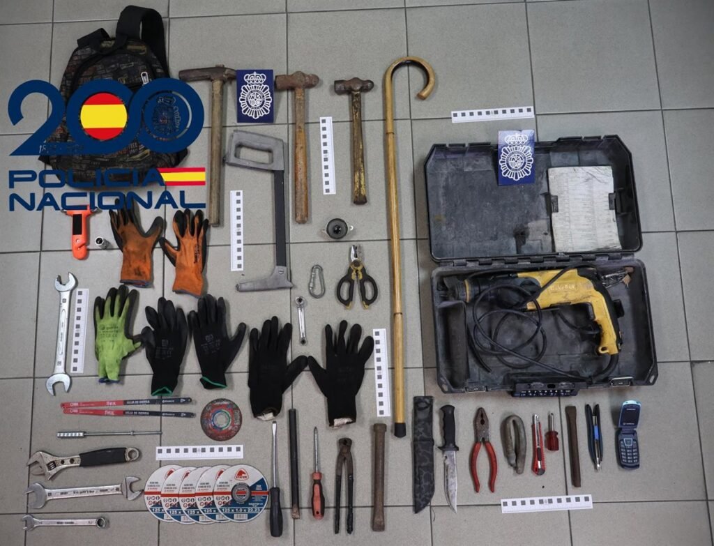 Seis-jovenes-detenidos-por-robar-en-Repsol-en-Abono-y.jpg