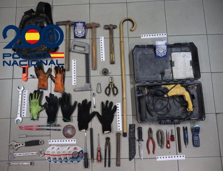 Seis-jovenes-detenidos-por-robar-en-Repsol-en-Abono-y.jpg