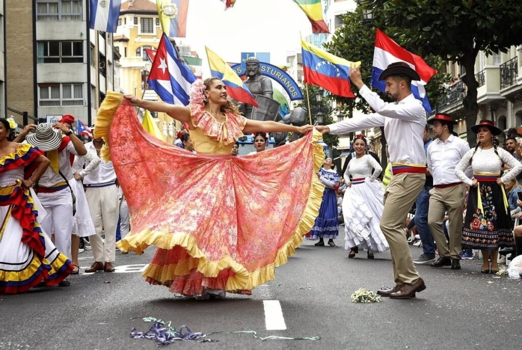 Desfile-del-Dia-de-America-en-Asturias-celebra-la-diversidad.jpg