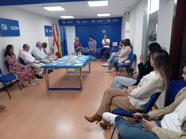 Jose-Ramon-Enguita-Alvarez-recibe-Premio-Trayectoria-Ejemplar-del-PP.jpg