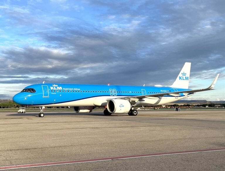 KLM-abrira-dos-nuevas-rutas-desde-Oviedo-y-Santiago-de.jpg