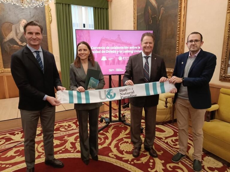 La-Universidad-de-Oviedo-y-la-de-Ludong-China-firman.jpg