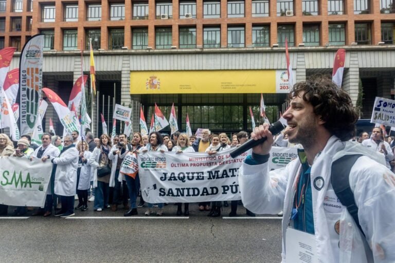 Los-medicos-asturianos-se-unen-a-la-huelga-nacional-por.jpg