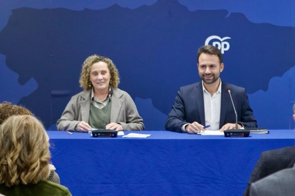El-PP-considera-que-Barbon-se-ve-superado-por-Alvaro.jpg