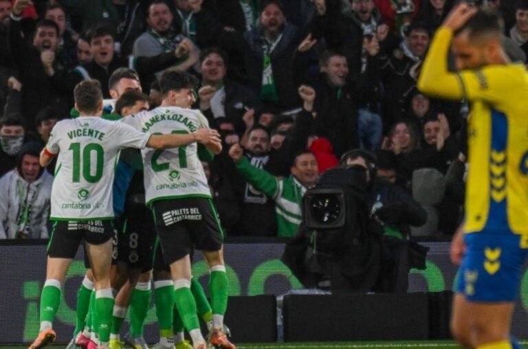 El-Racing-de-Santander-vence-a-Las-Palmas-y-se.jpg