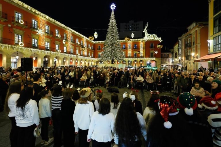 El-exito-de-la-Navidad-en-Gijon-es-celebrado-por.jpg