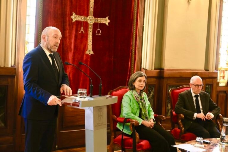 El-Parlamento-asturiano-recuerda-a-Jose-Tudela-Aranda-con-conferencia.jpg