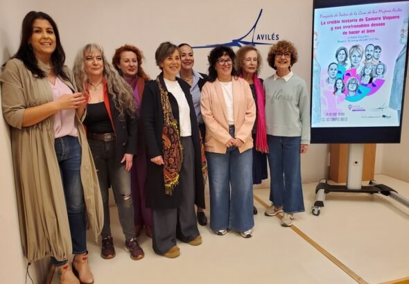 Presentación en rueda de prensa de la obra de teatro con la directora, la concejala de Igualdad y varias actrices