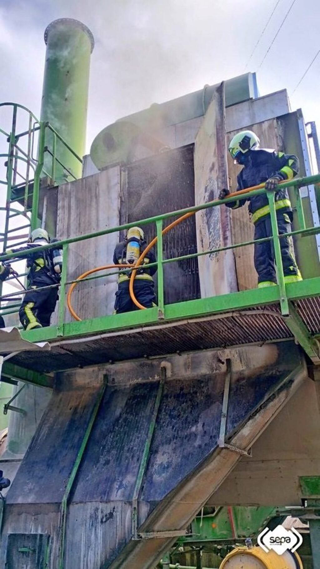 Arde-sistema-de-filtrado-de-aire-en-empresa-de-asfaltos.jpg