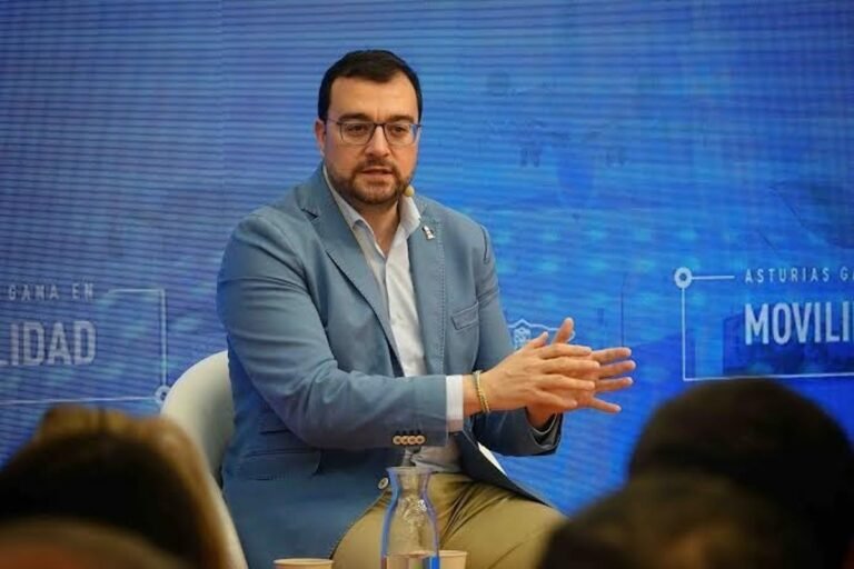 Barbon-apoya-las-futuras-ayudas-a-familias-de-victimas-mortales.jpg