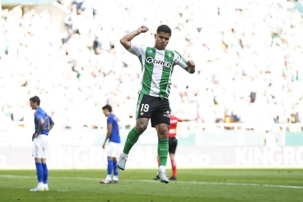 El-Betis-vence-al-Celta-y-el-Rayo-cumple-en.jpg